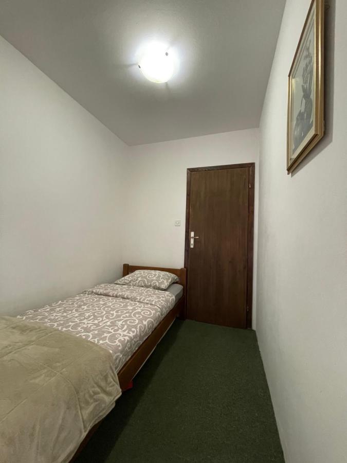 Underwoods Zabljak Guesthouse ภายนอก รูปภาพ