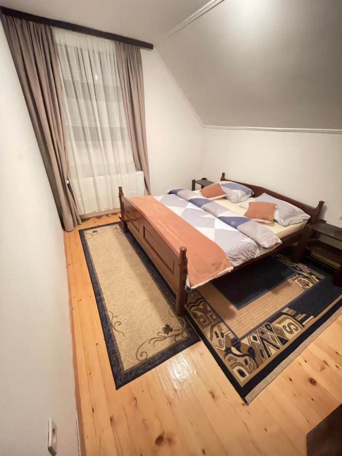 Underwoods Zabljak Guesthouse ภายนอก รูปภาพ