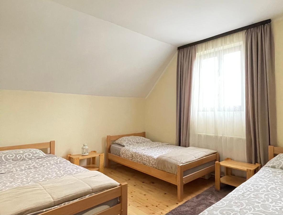 Underwoods Zabljak Guesthouse ภายนอก รูปภาพ