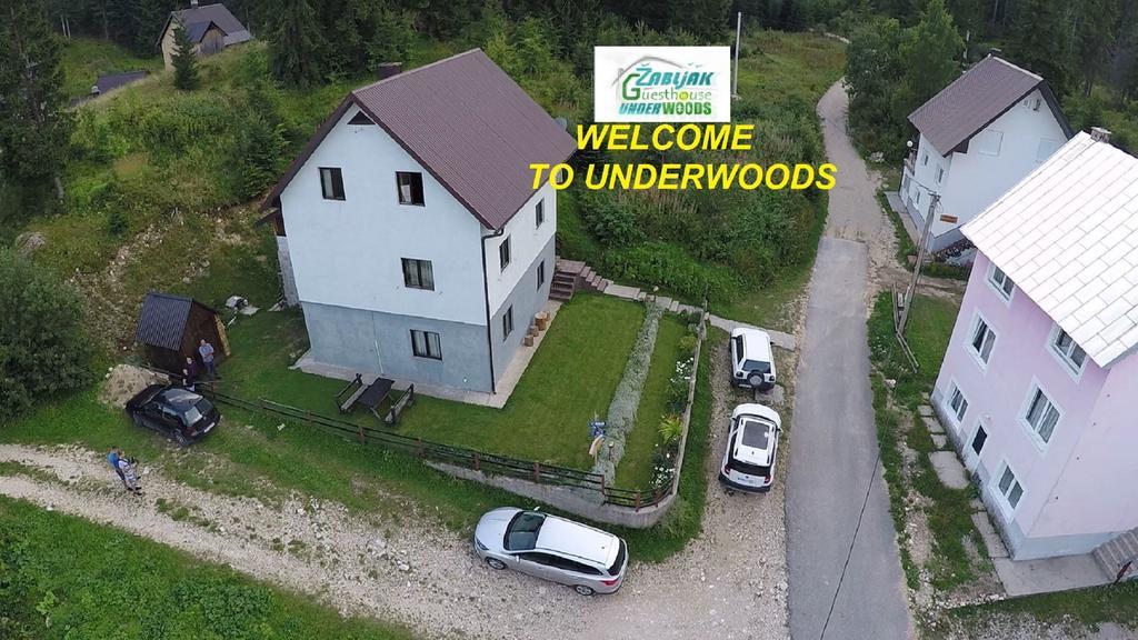 Underwoods Zabljak Guesthouse ภายนอก รูปภาพ